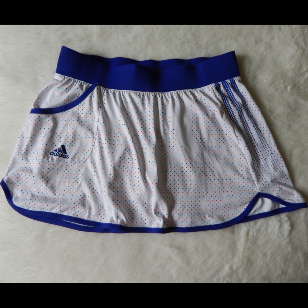 Adidas athletic skort / skirt with a pocket